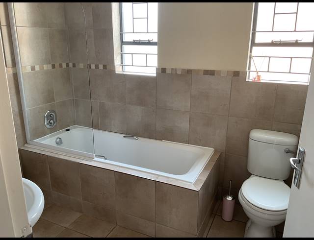 3 BEDROOM FREESTANDING FOR SALE IN KOSMOSDAL